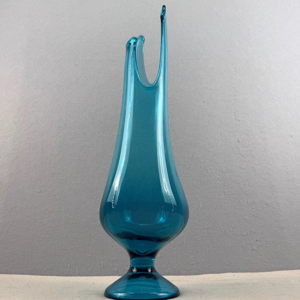 Vintage L.E. Smith Peacock Blue Simplicity Smoothie‎ Swung Vase 19